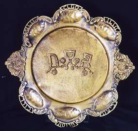 A seder plate from our Sadie Jacobs Crockin Collection, 1996.021.007.