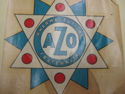 An AZO window sticker dating from the 1940s. Courtesy of the Kramer-Labovitz Collection, accession #2001.61.2