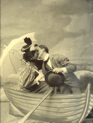 Abraham and Carrie Katz Weinberg, in Atlantic City (perhaps on their honeymoon?) around 1896, did not let accessories like hats and umbrellas get in their way. JMM 1991.65.3, gift of Edgar Wolf, Jr. for the Estate of Carolyn Weinberg.