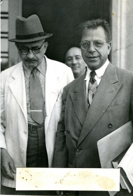 Greenstein (right) visits with President Chaim Weitzman at the President’s home in Rehovot, Israel, 1949. JMM 1971.20.233