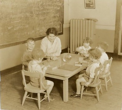 Mary Roten teaching at the Jewish Educational Alliance nursery school, c. 1930. JMM 1992.231.234