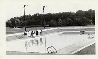 Suburban Club swimming pool, July 1927. Photograph by the Baltimore News. JMM 1985.35.3