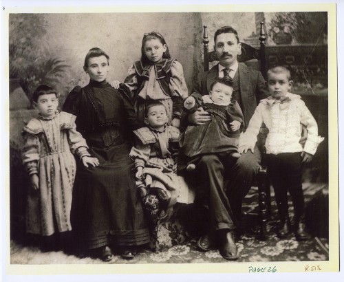 The Kaplon family, Brunswick, c. 1895. JMM 2001.82.1.